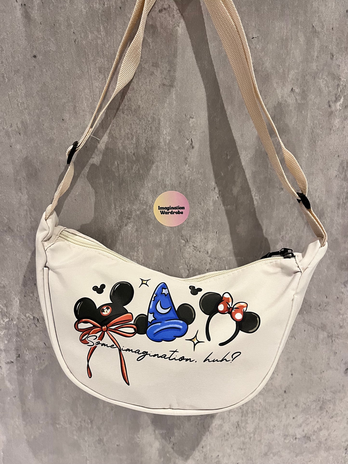 White Magically Inspired Blue Hat Lightweight bag